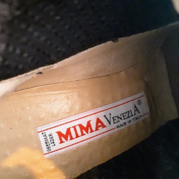 Black ankle boots in Italian leather - Picture 9 of 9